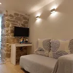 Cozy - 5 Min Walk To Old Town & Bacvice Apartment *