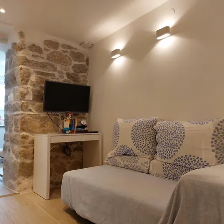 Cozy - 5 Min Walk To Old Town & Bacvice Апартаменты *