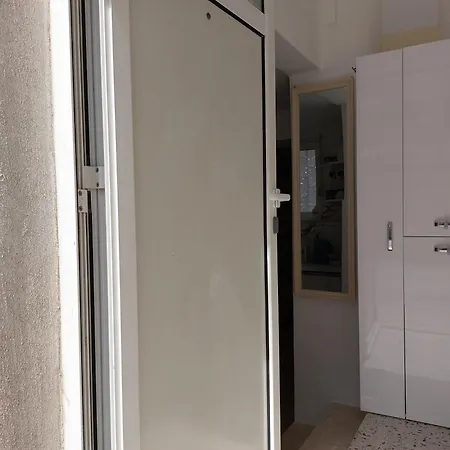Апартаменты Cozy - 5 Min Walk To Old Town & Bacvice *