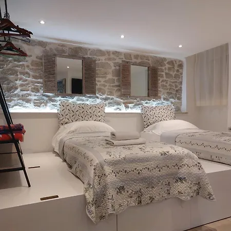 Apartment Cozy - 5 Min Walk To Old Town & Bacvice
