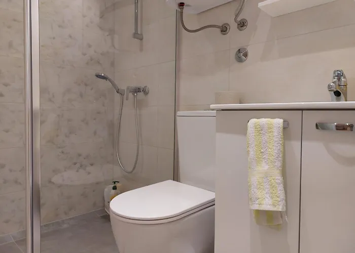 Cozy Apt-5 Min Walk To Old Town & Bacvice