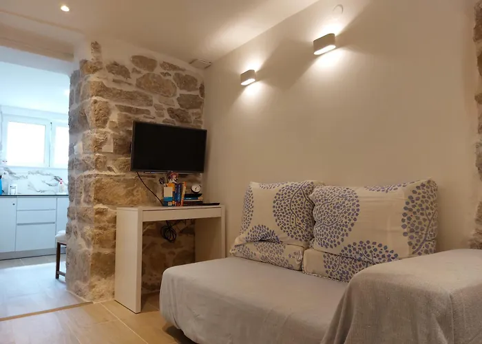 Cozy Apt-5 Min Walk To Old Town & Bacvice Lägenhet *