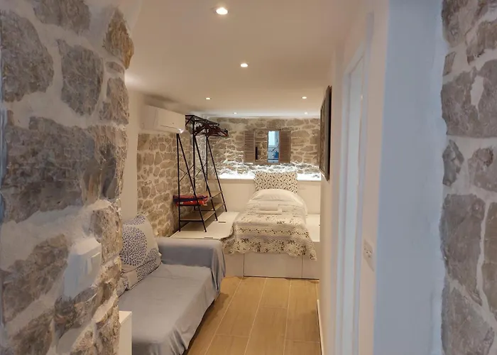 Cozy Apt-5 Min Walk To Old Town & Bacvice * Split