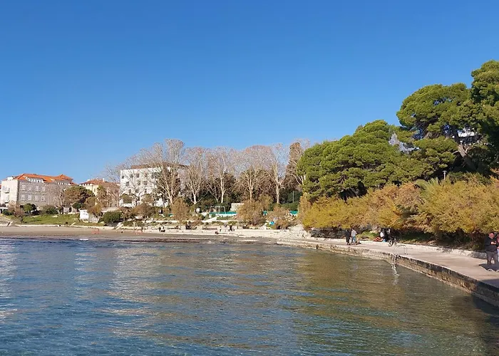 Cozy Apt-5 Min Walk To Old Town & Bacvice Lägenhet