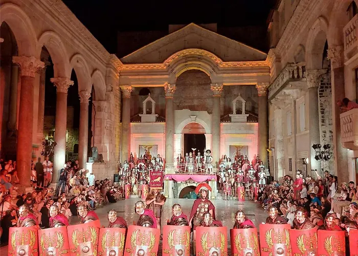 Lägenhet Cozy Apt-5 Min Walk To Old Town & Bacvice